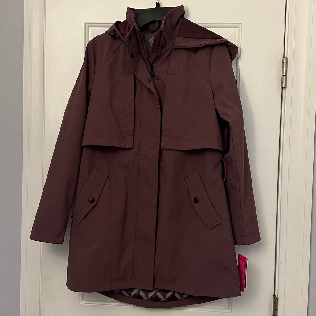 Vince Camuto Plum Lined Raincoat Nwt. Size Small.